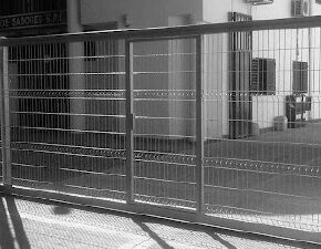 Puerta Caño Estructurado con Malla